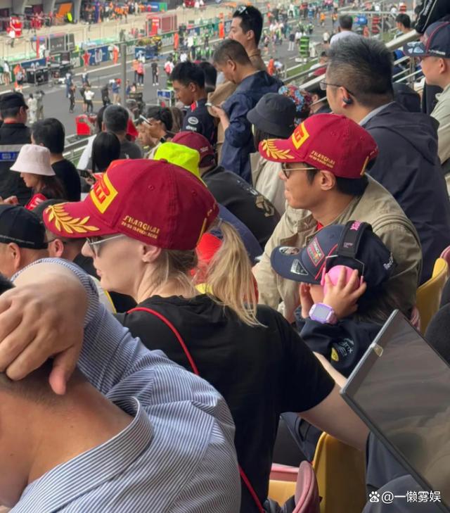 观众席上的热情互动掀起高潮